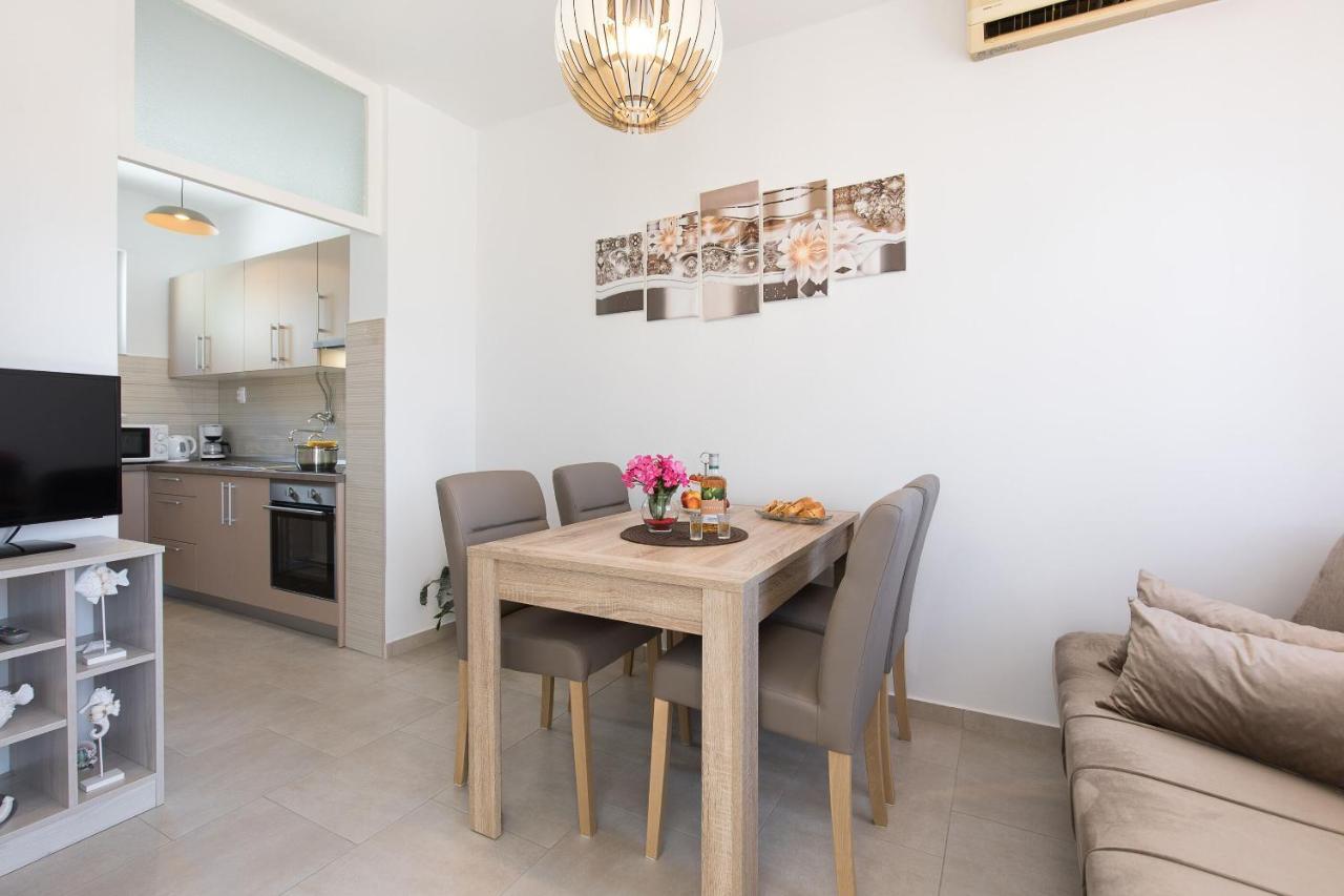 Apartment Oleander ปูนัต ภายนอก รูปภาพ